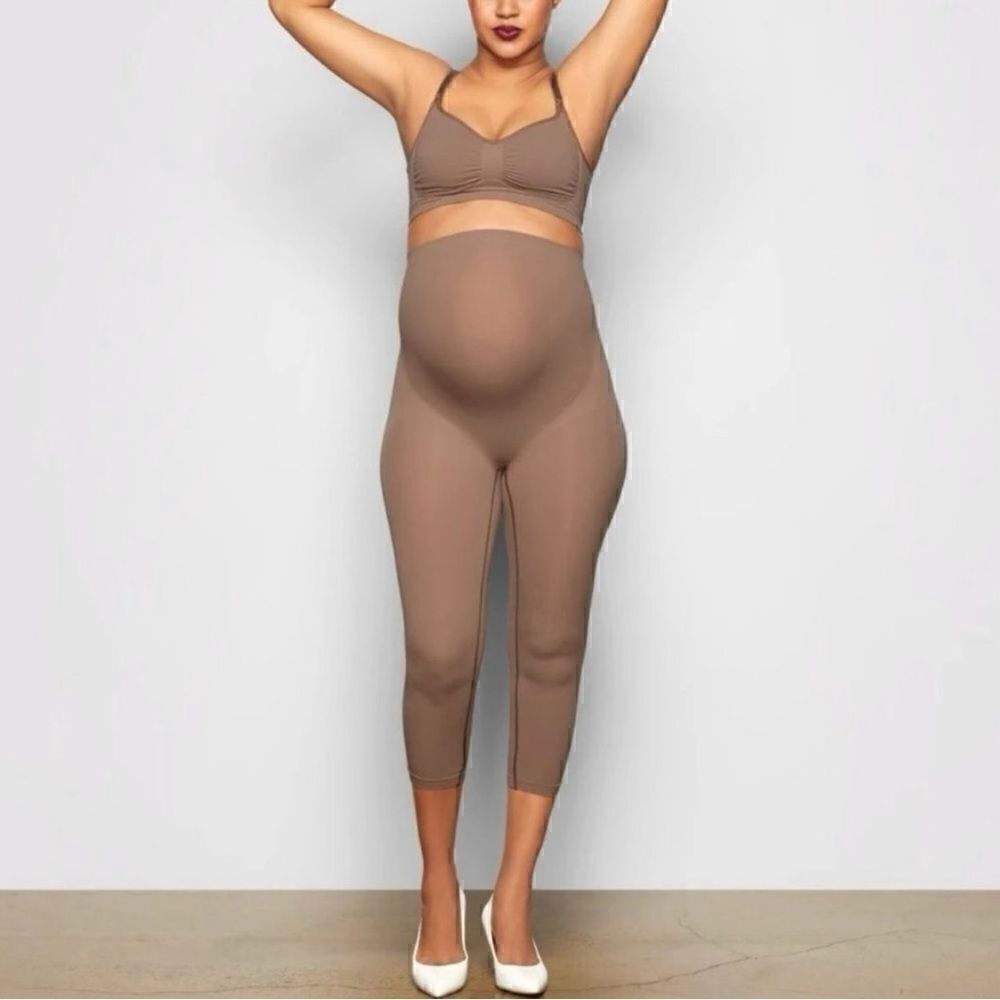 SKIMS Maternity Solutionwear Tight in Umber